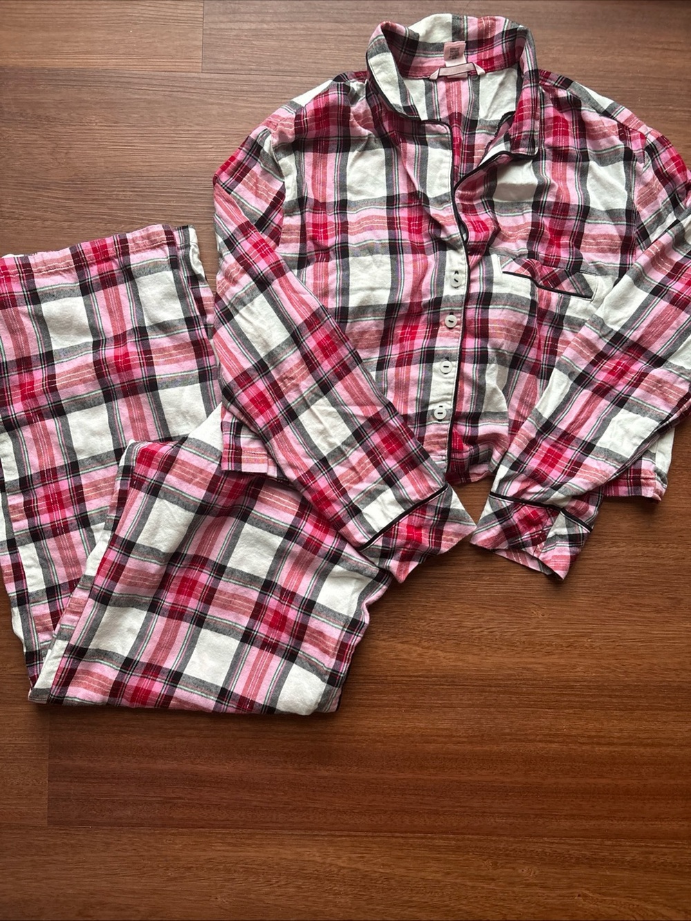 Victoria’s Secret Plaid Flannel Pajama Set XS Red Pink Button Up